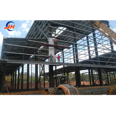हल्के इस्पात संरचना फ्रेम अनुकूलित पूर्वनिर्मित भवन कार्यशाला Q355B झुकने के साथ