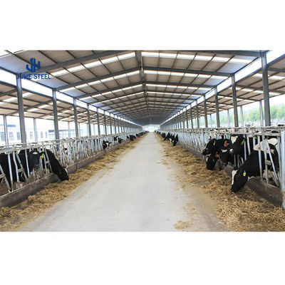 2-10 मीटर ऊंचाई वाली इस्पात संरचना गाय का बगीचा पूर्वनिर्मित गोदाम भवन 48 मिमी पाइप के साथ